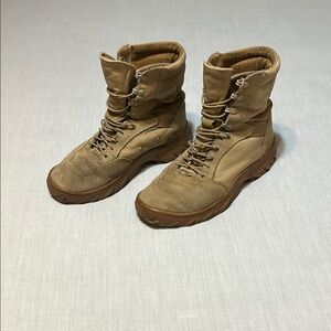 Oakley Men's Tan Tactical Desert Boots